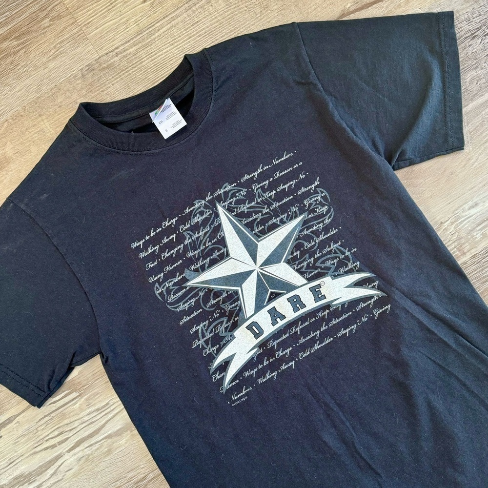 Vintage DARE t shirt fruit loom black gray mens S